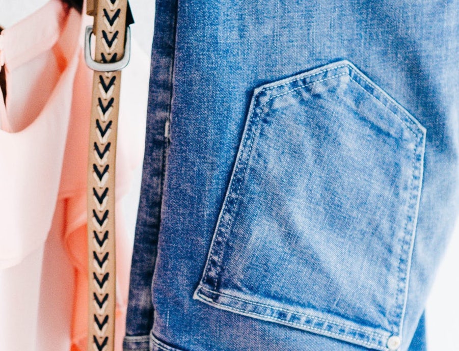 リアルなジーンズ市場規模は、1,018億円。