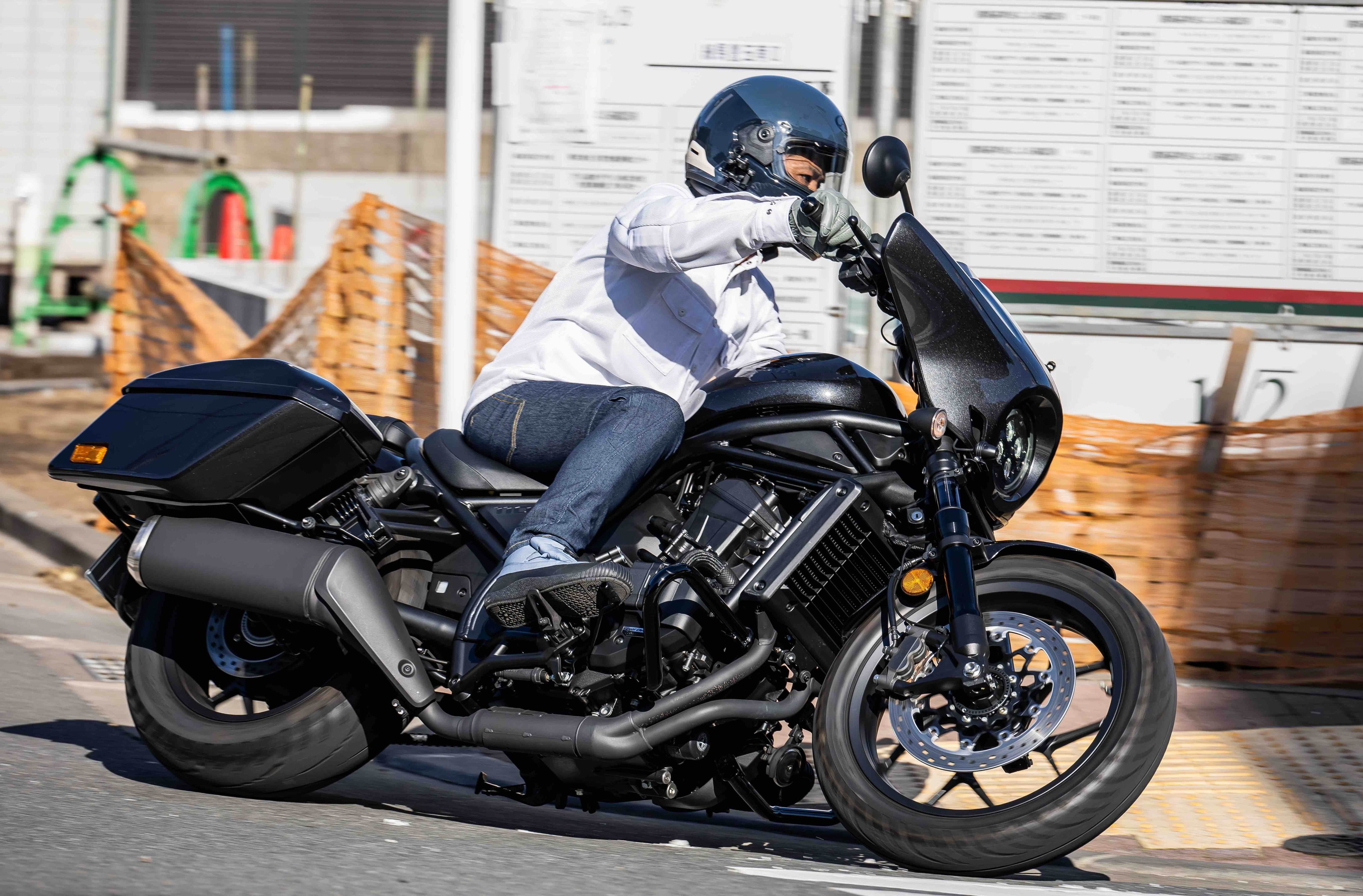 (期間限定オフ)走行風を取り込む【空冷式シャツ】がライダーの声で実用的モデルチェンジ