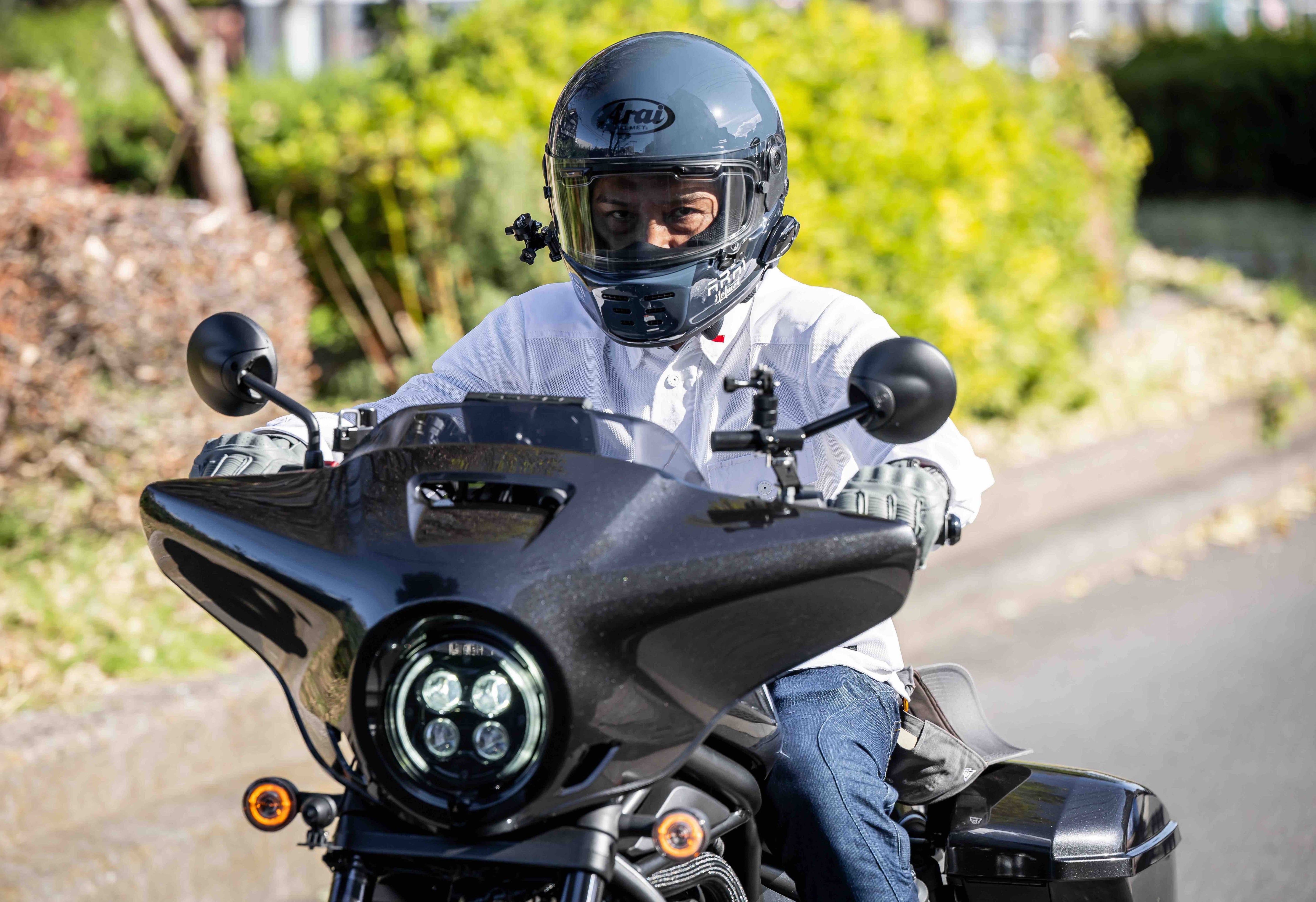 (期間限定オフ)走行風を取り込む【空冷式シャツ】がライダーの声で実用的モデルチェンジ