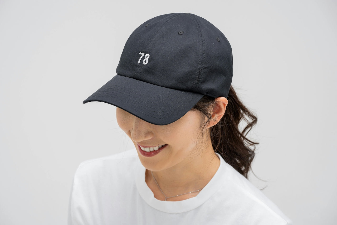 【レディース】「小顔に見えるキャップが欲しい」と思っている女性へ送る【小顔効果】抜群のキャップ