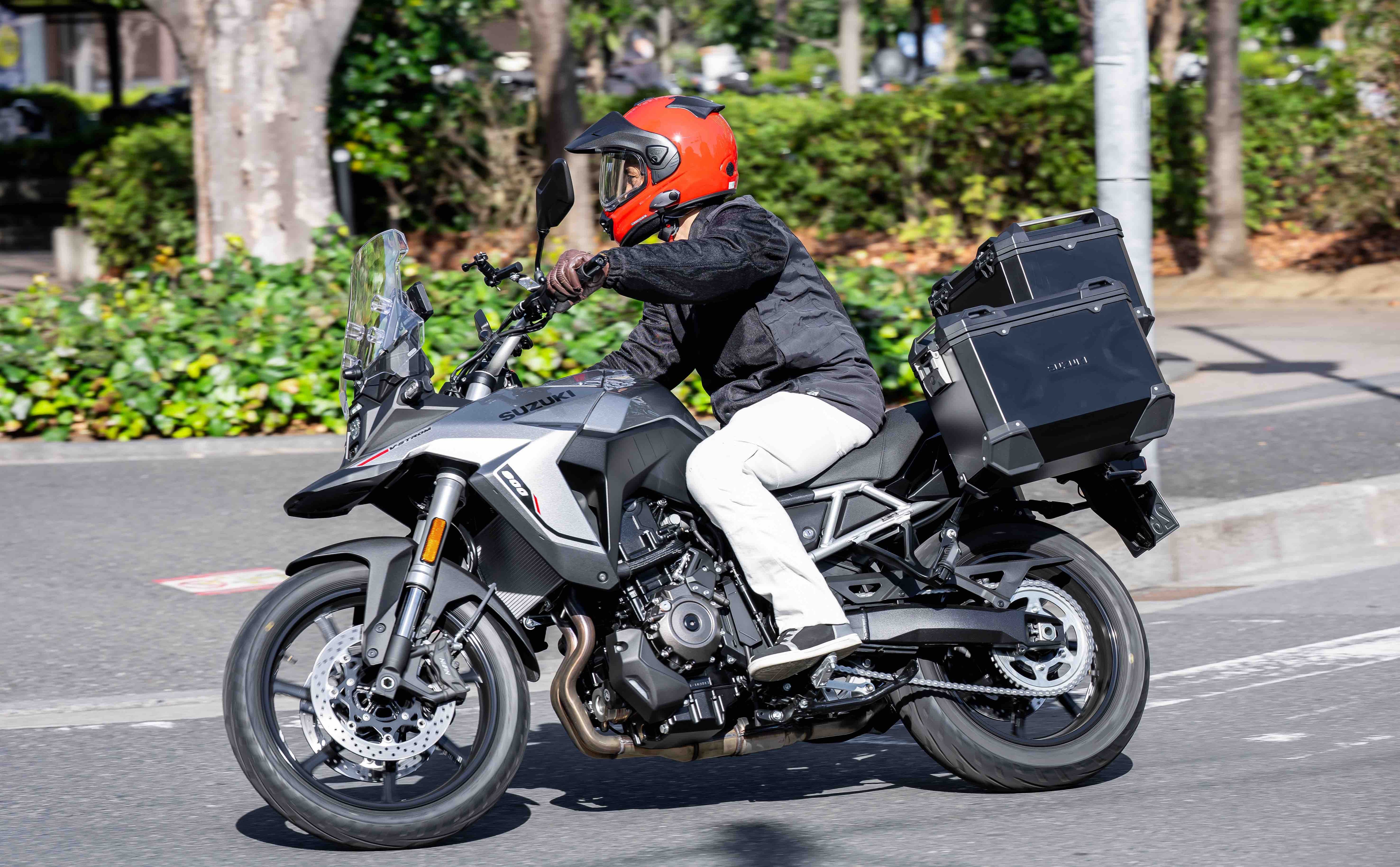 （第3期先行予約：4月30日まで）『エアインテーク化』で全方位360°走行風取り込み【空冷式コーチジャケット】がライダーの上半身を効率的に冷却する！