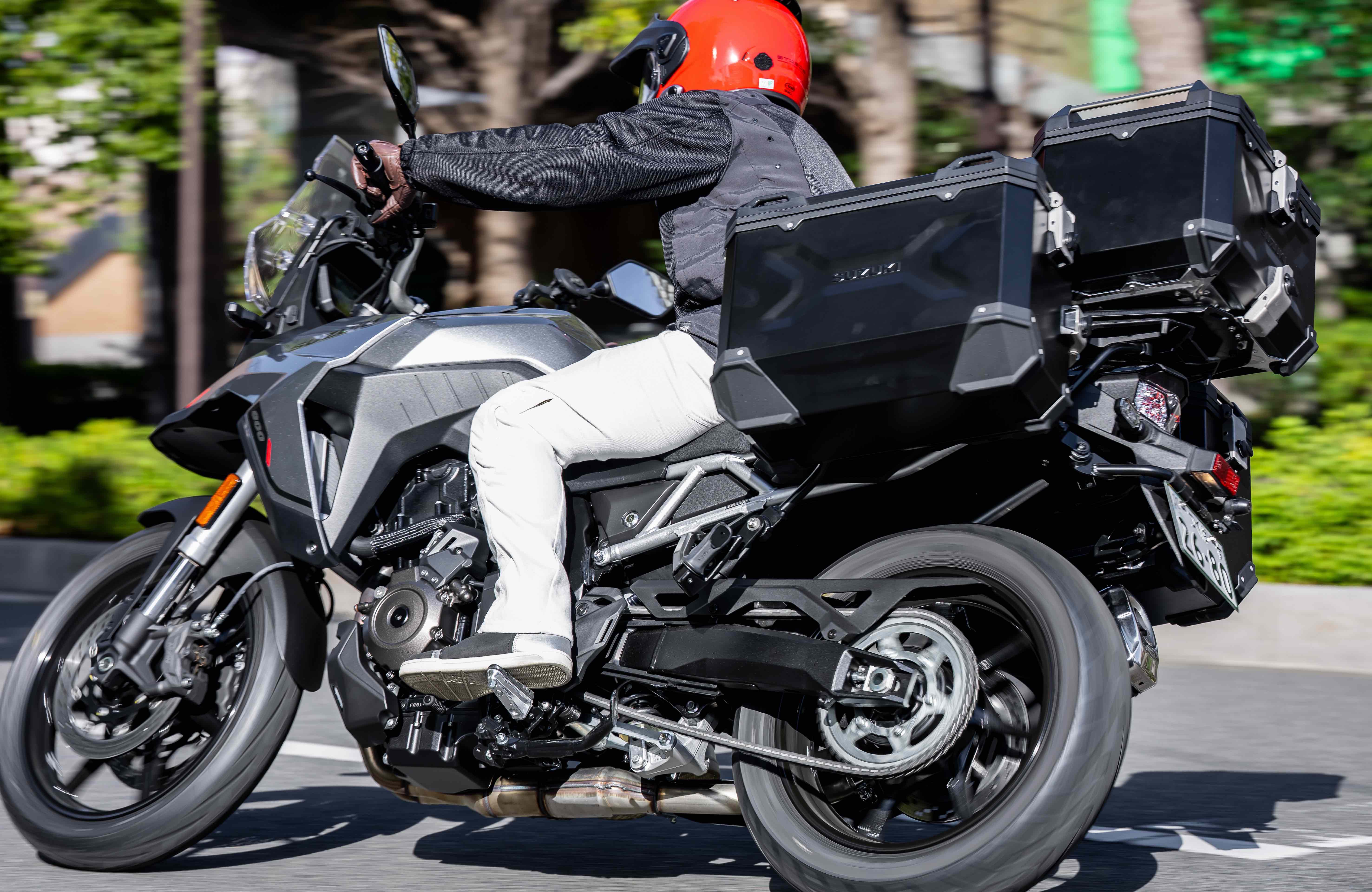 エアインテーク化』で全方位360°走行風取り込み【空冷式コーチ