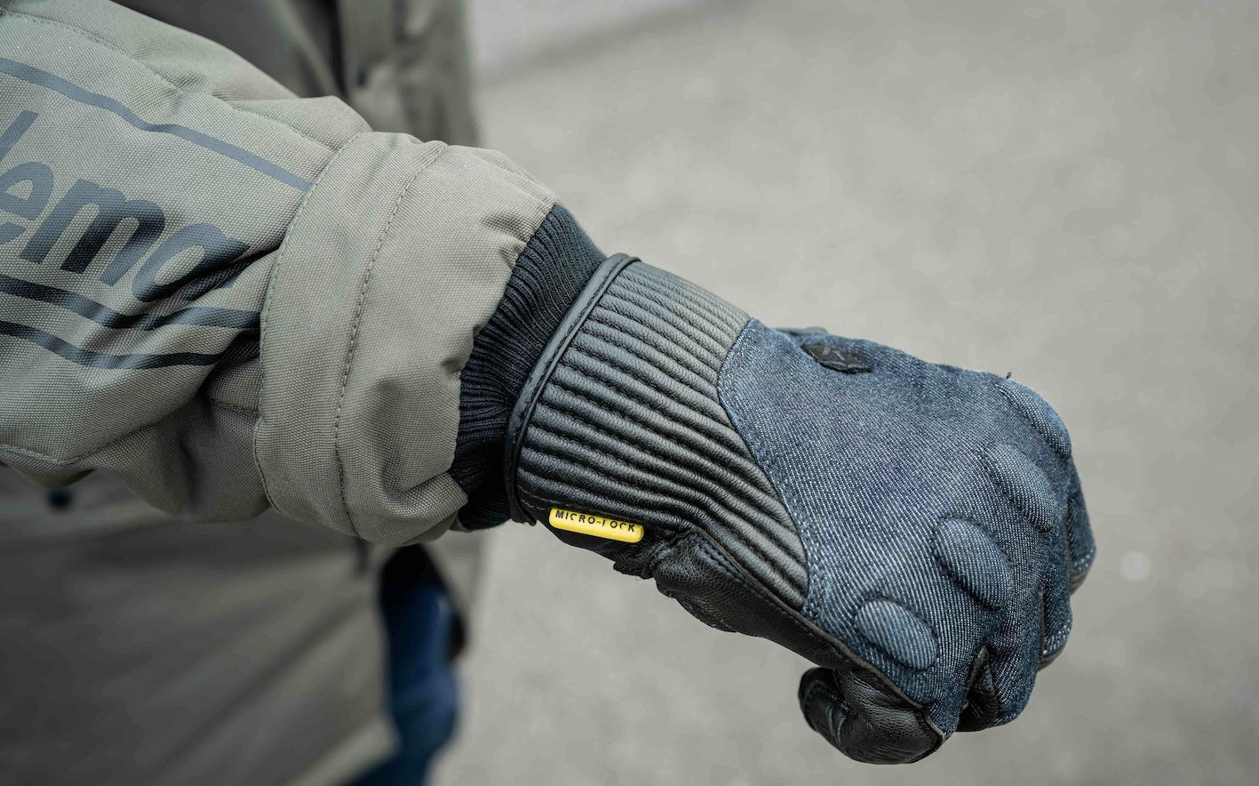 Colemanコラボ【着るテント】防風防寒バイク用アウターが完成！