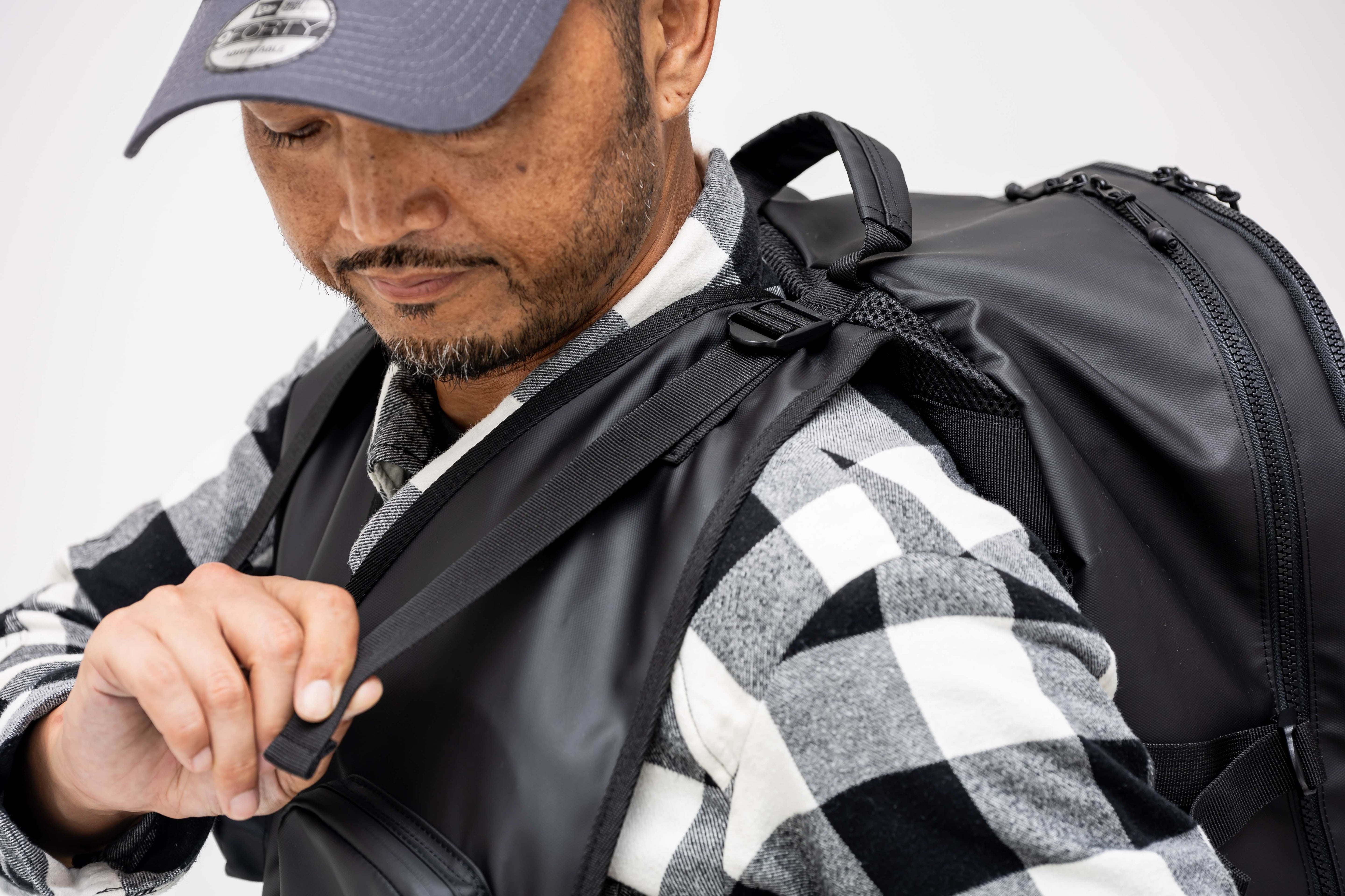 ライダーの収納問題と胸部プロテクター問題を解決した【ライダー専用ベストリュック】