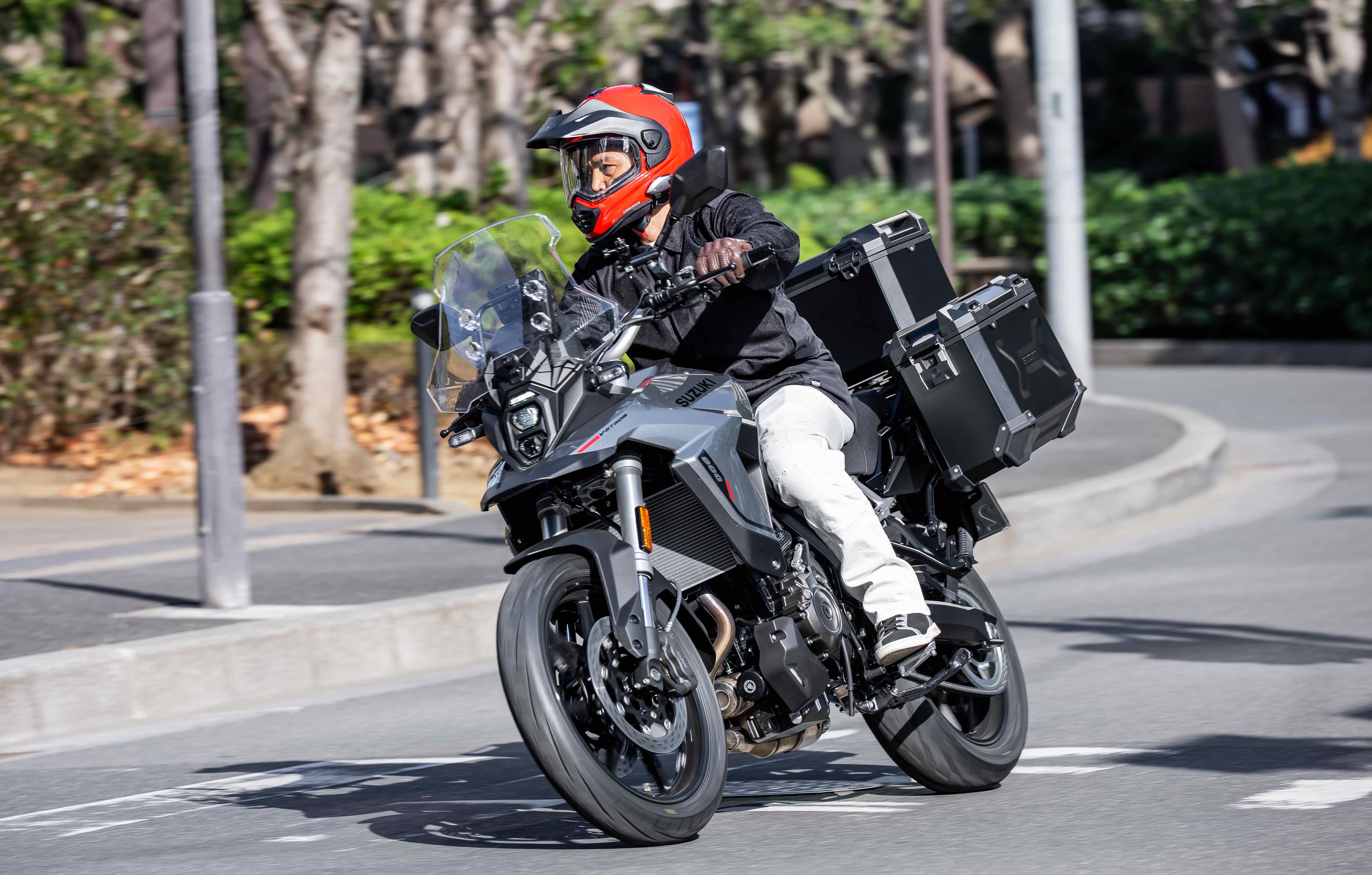 エアインテーク化』で全方位360°走行風取り込み【空冷式コーチ