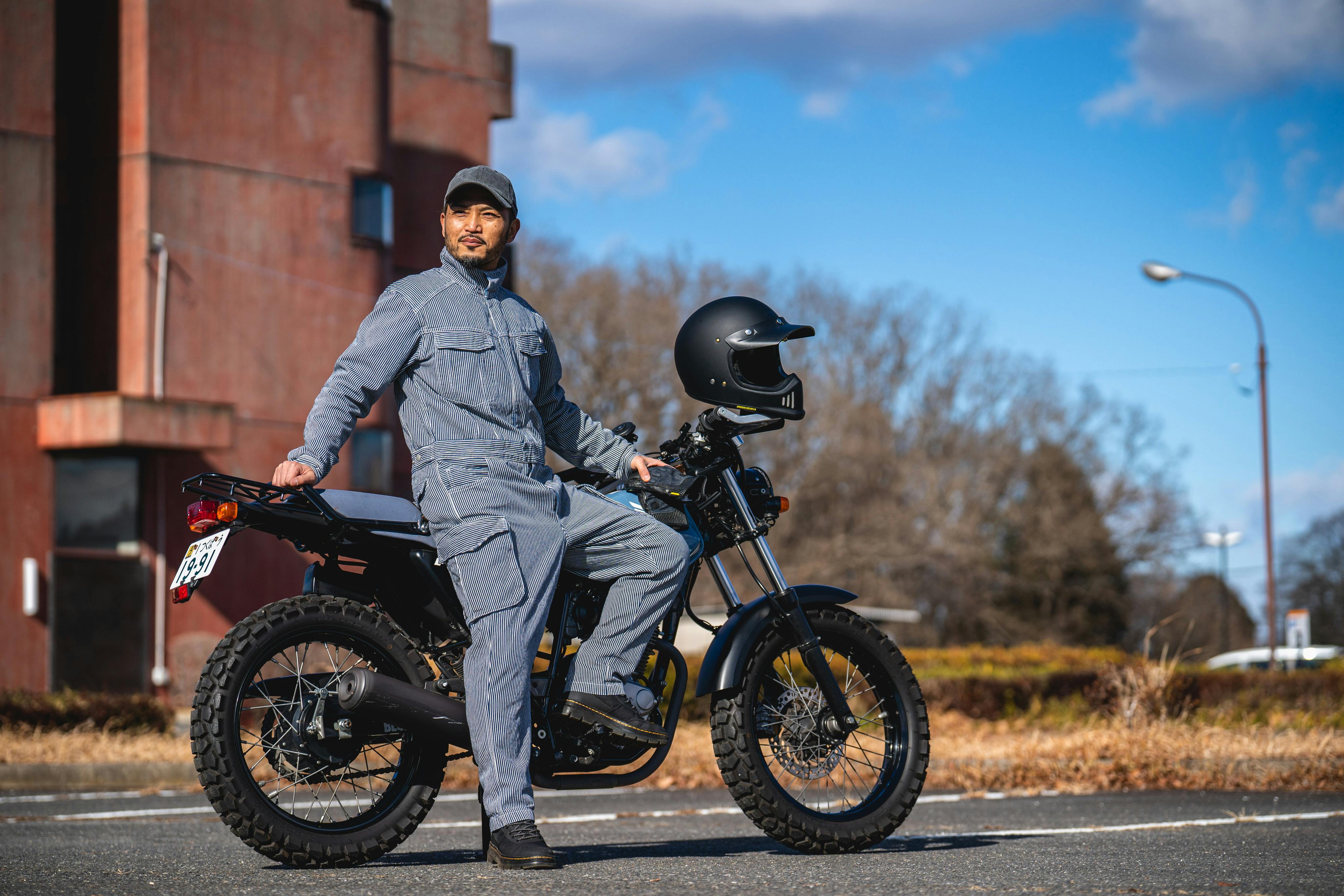 日本一周バイク旅から生まれた【ツーリングを最適化するライダー専用ツナギ】が完成！