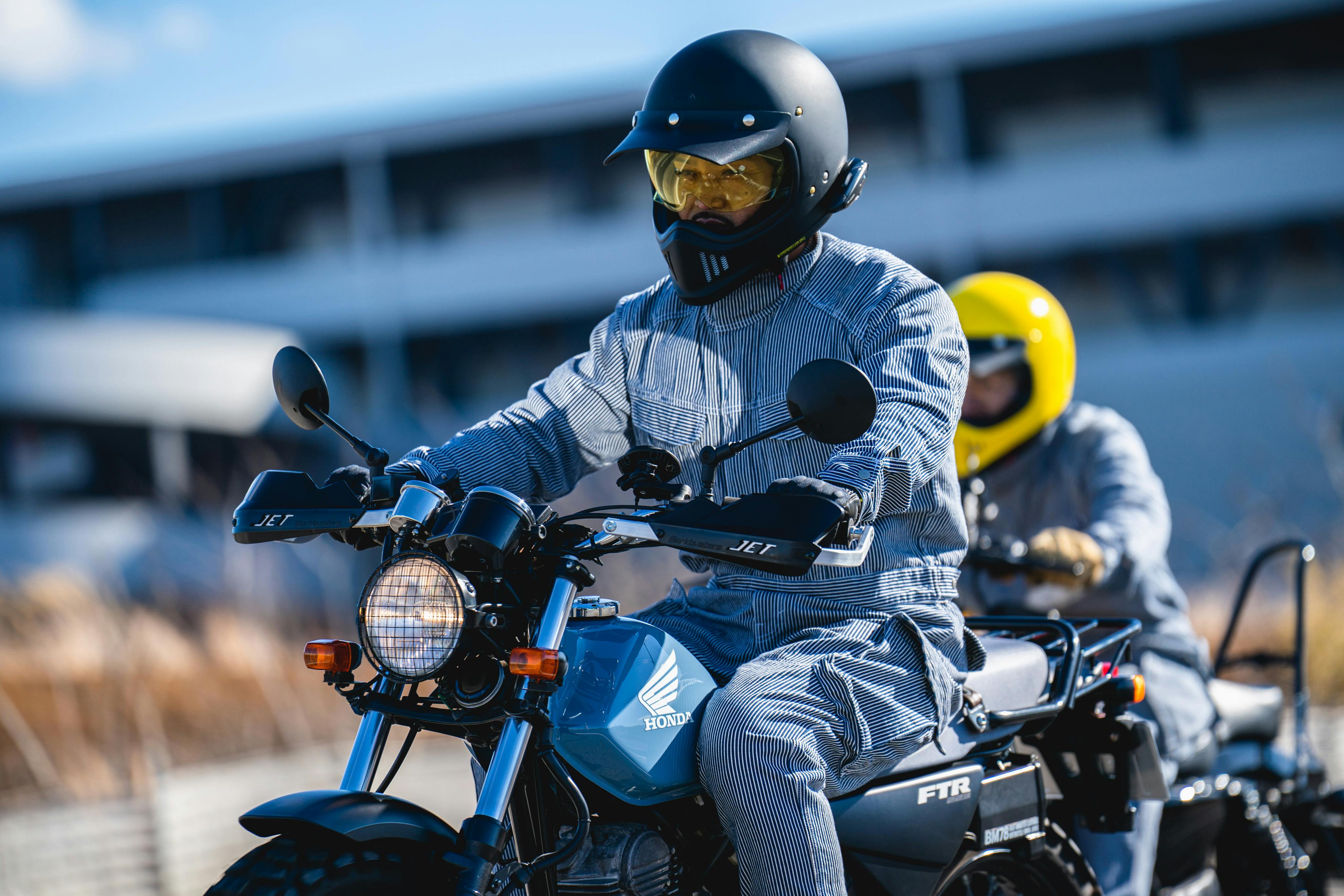 ツーリングを最適化するライダー専用ツナギ | BLUE MONSTER CLOTHING