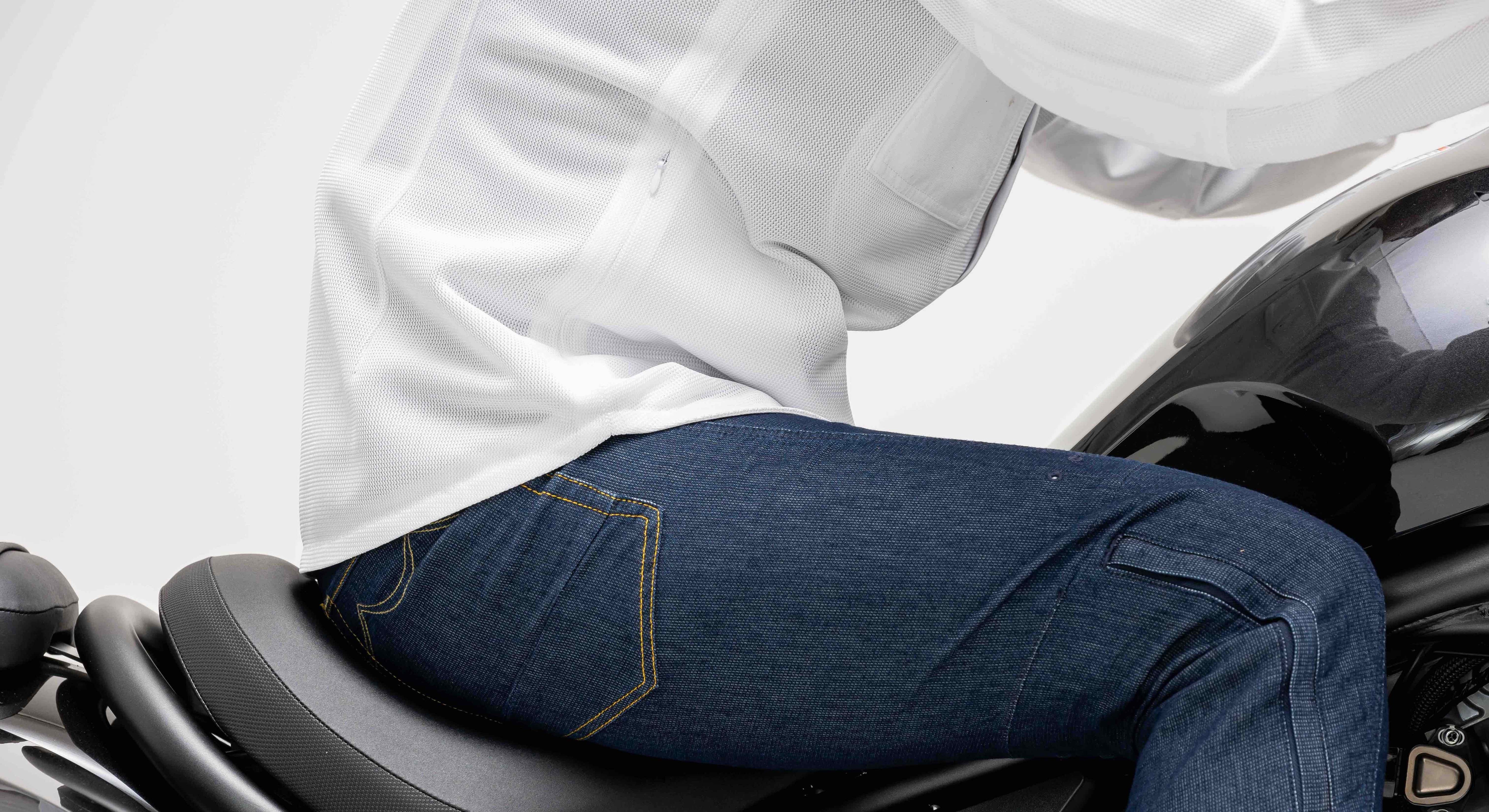 走行風を取り込む【空冷式シャツ】がライダーの声で実用的モデルチェンジ