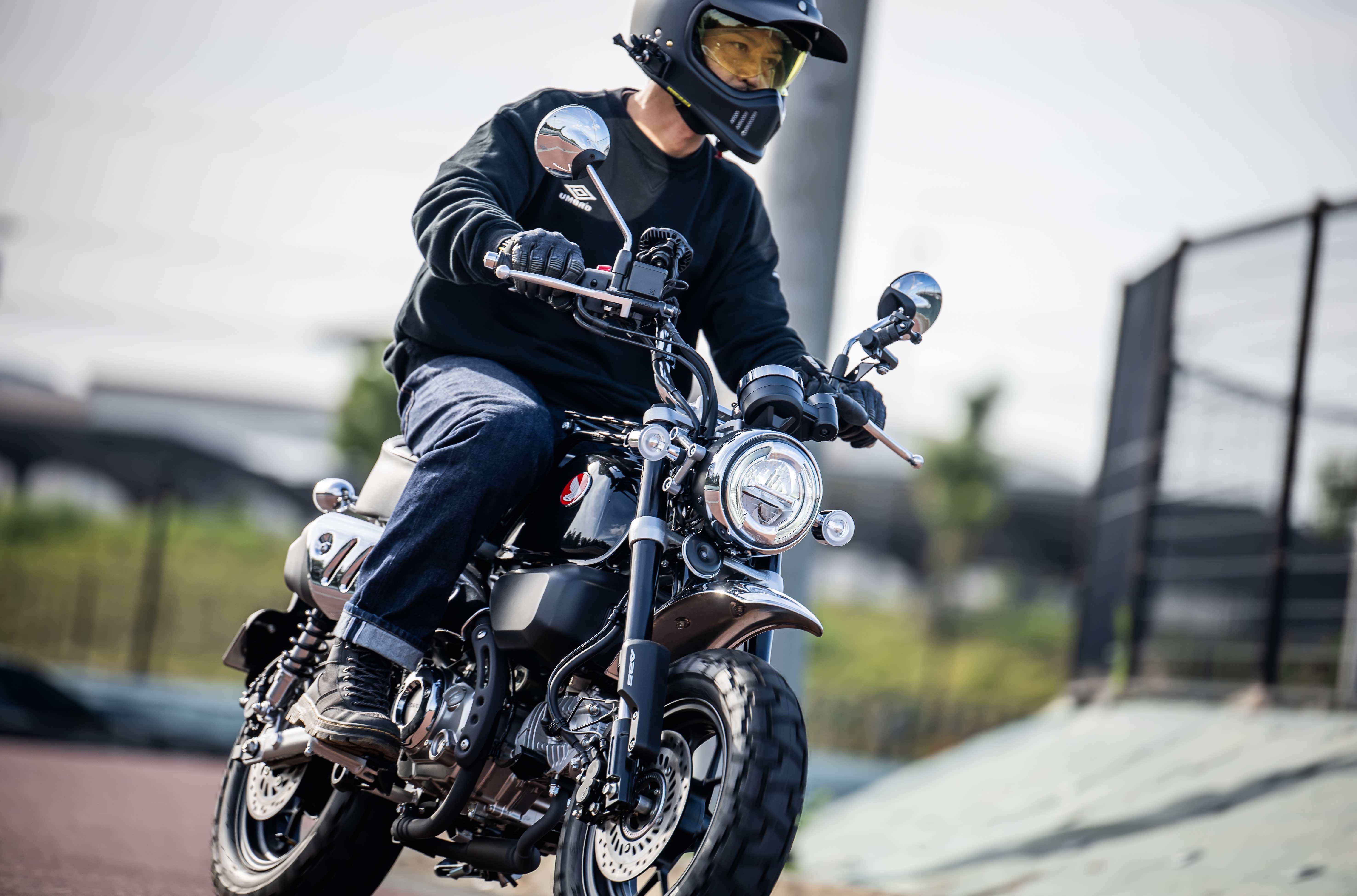 バイクライフを刻み込め！「育成型バイク用ジーンズ」【赤耳】デニム