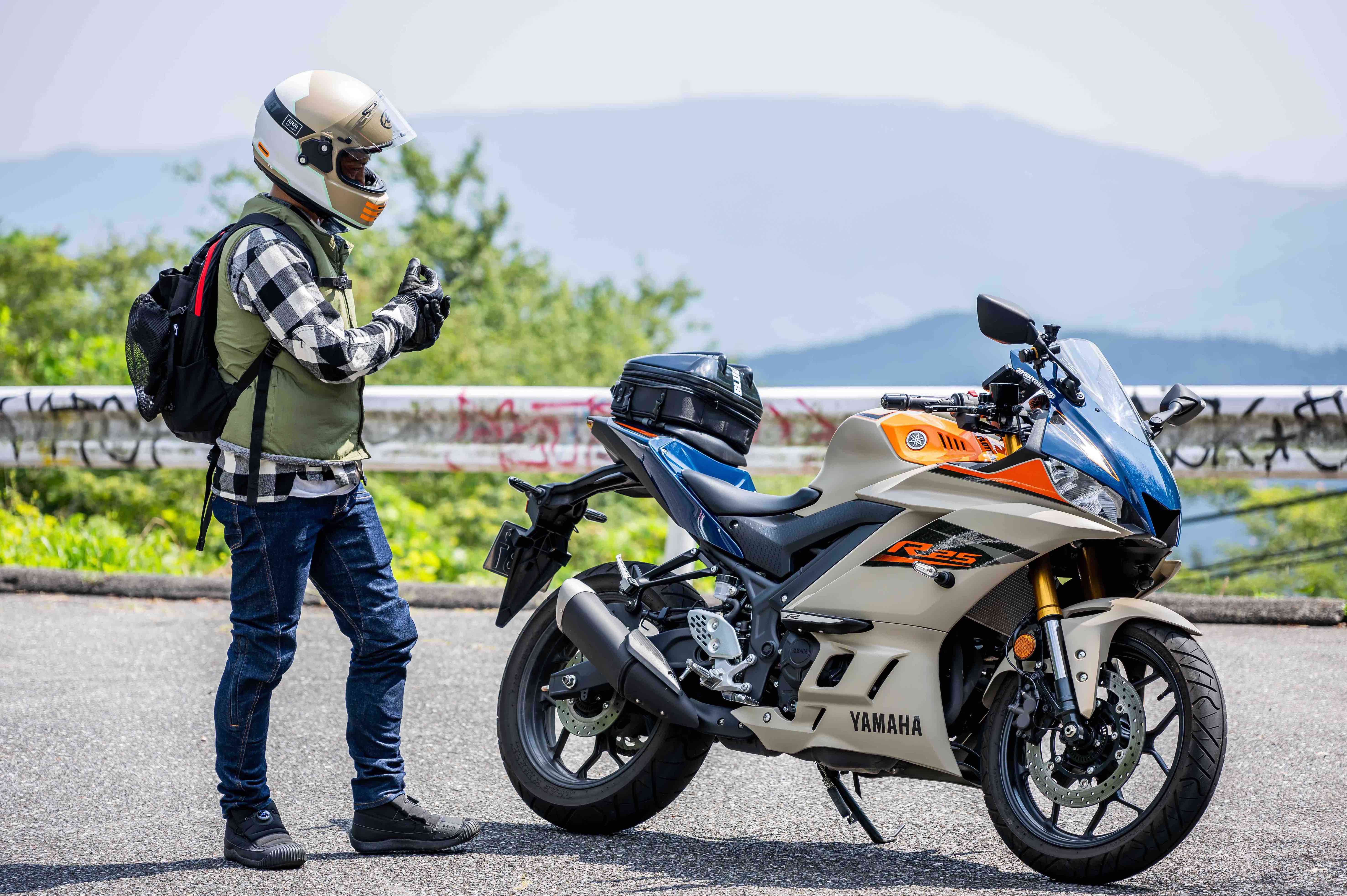 GERRYコラボ開発！アウトドアができるバイク用シューズ | BLUE