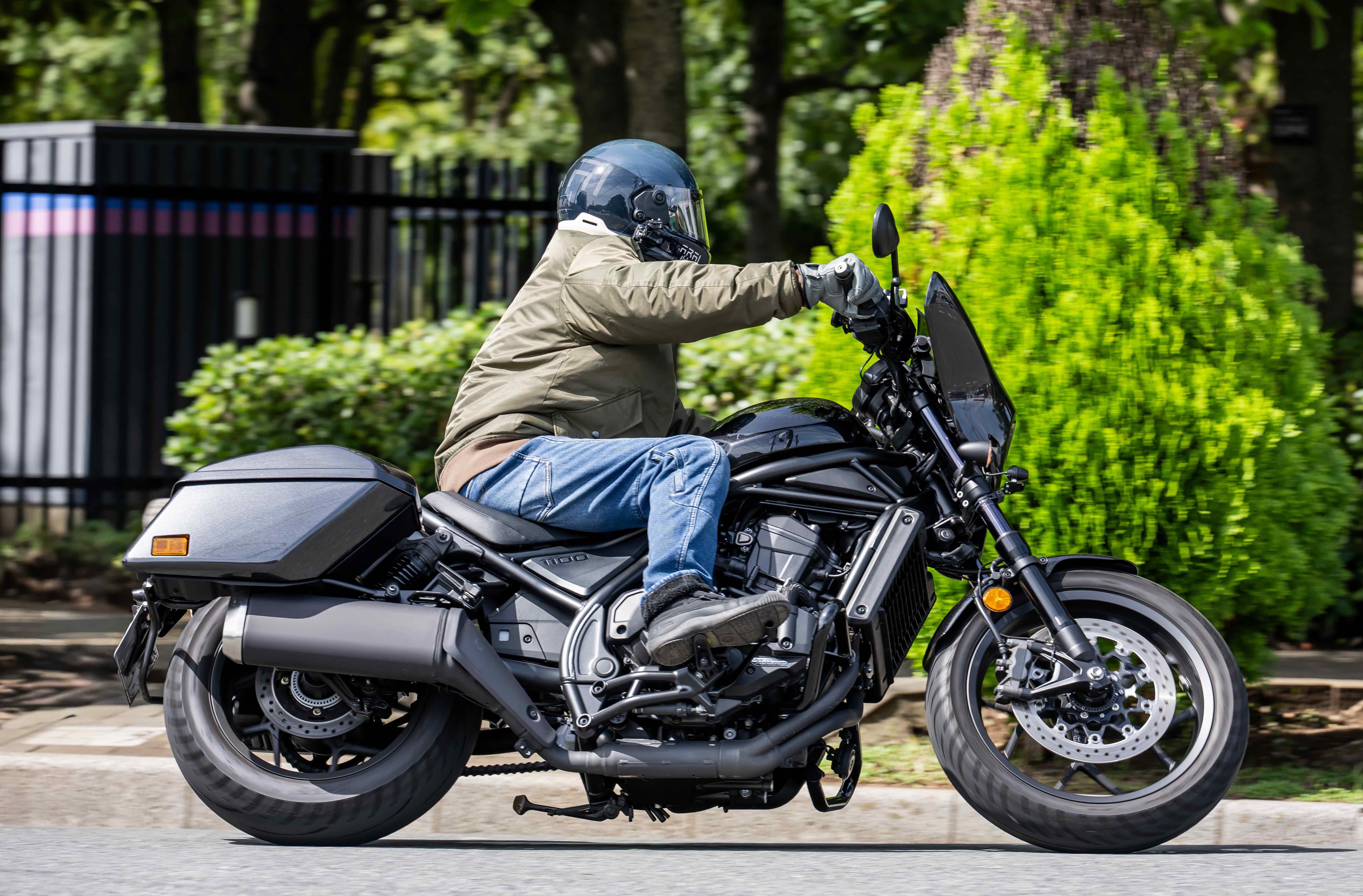 着るコタツ】が冬のバイクライフを変える！「MAX+60℃」電熱シート搭載