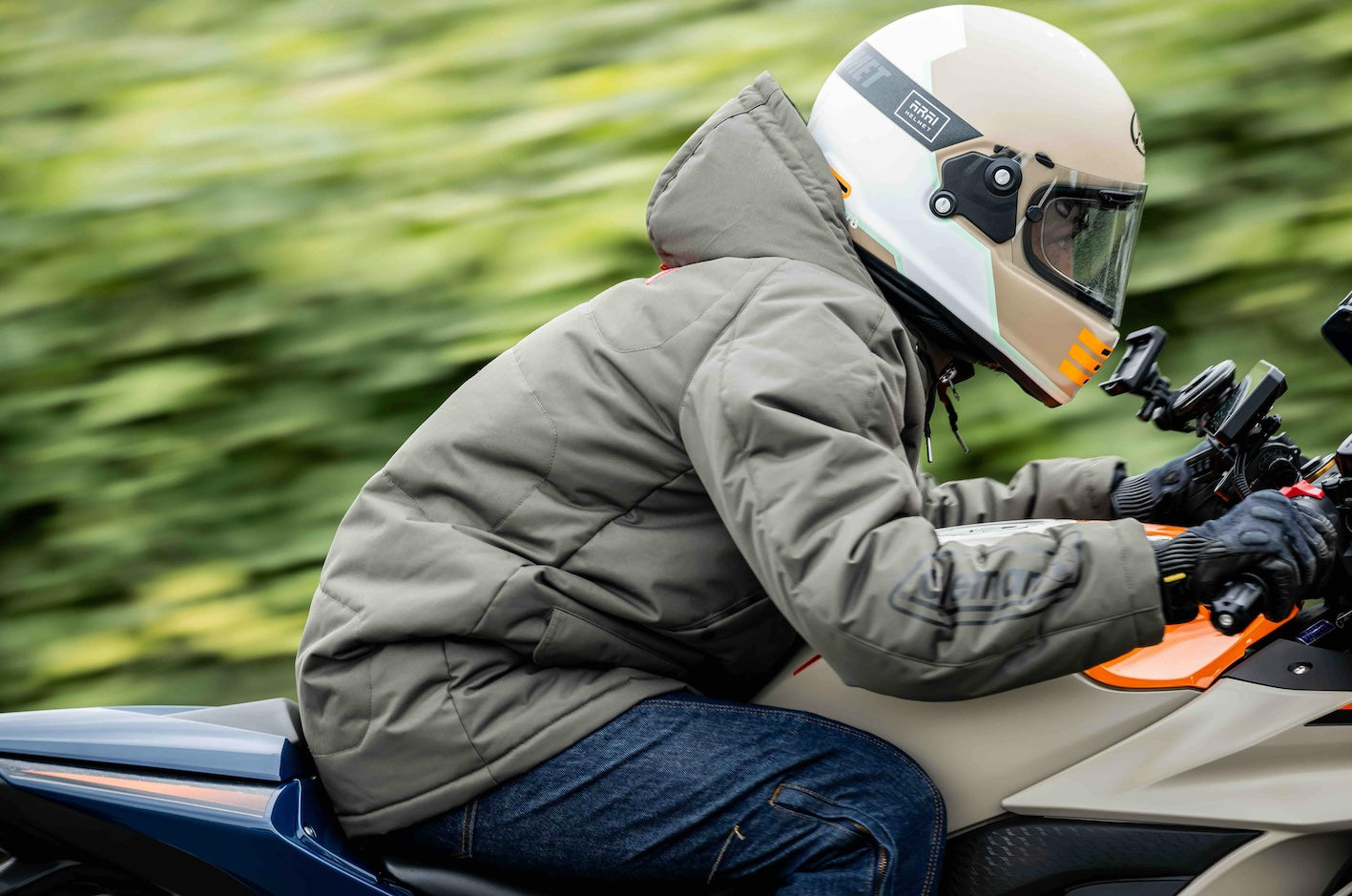 Colemanコラボ【着るテント】防風防寒バイク用アウターが完成！