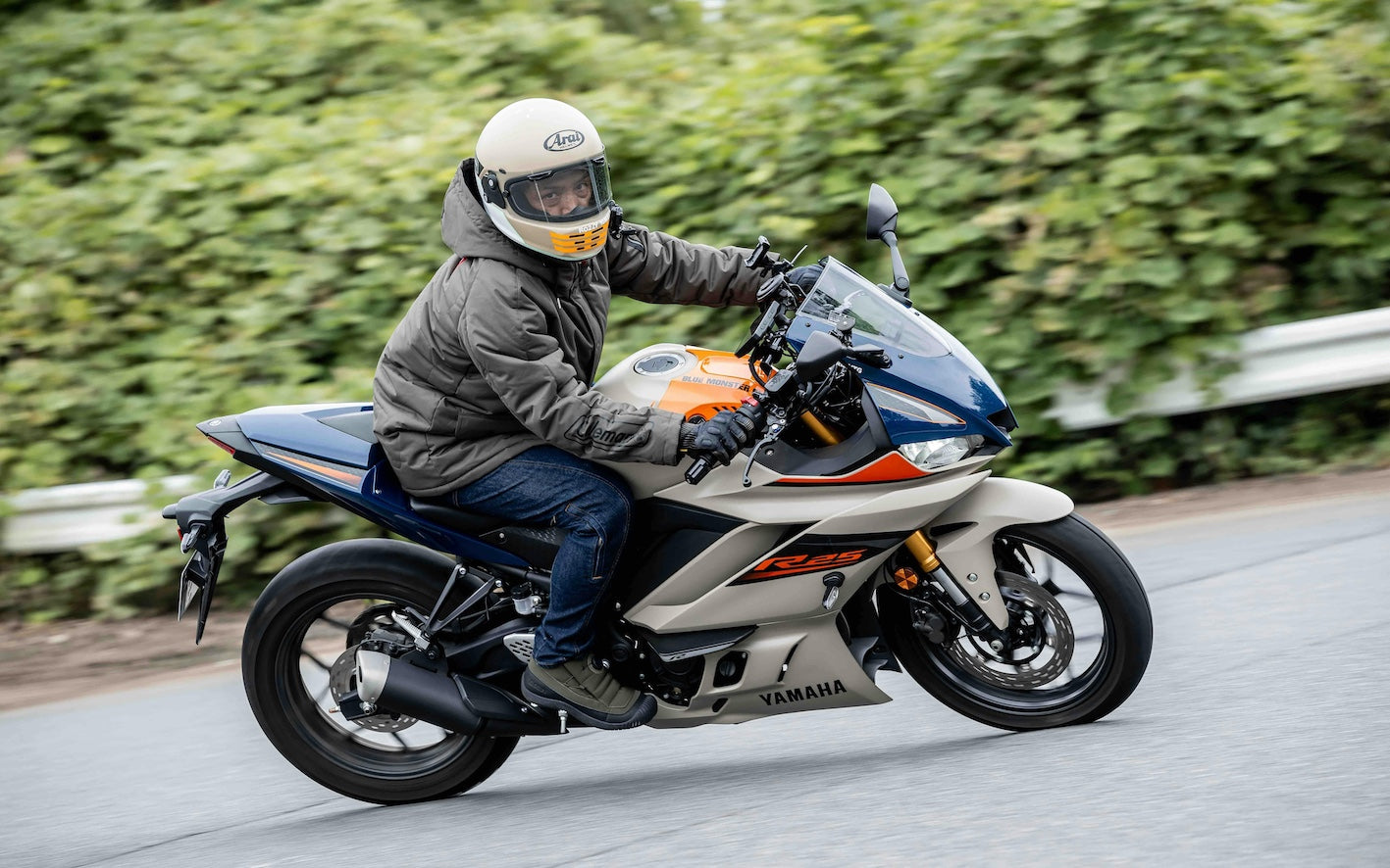 Colemanコラボ【着るテント】防風防寒バイク用アウターが完成！