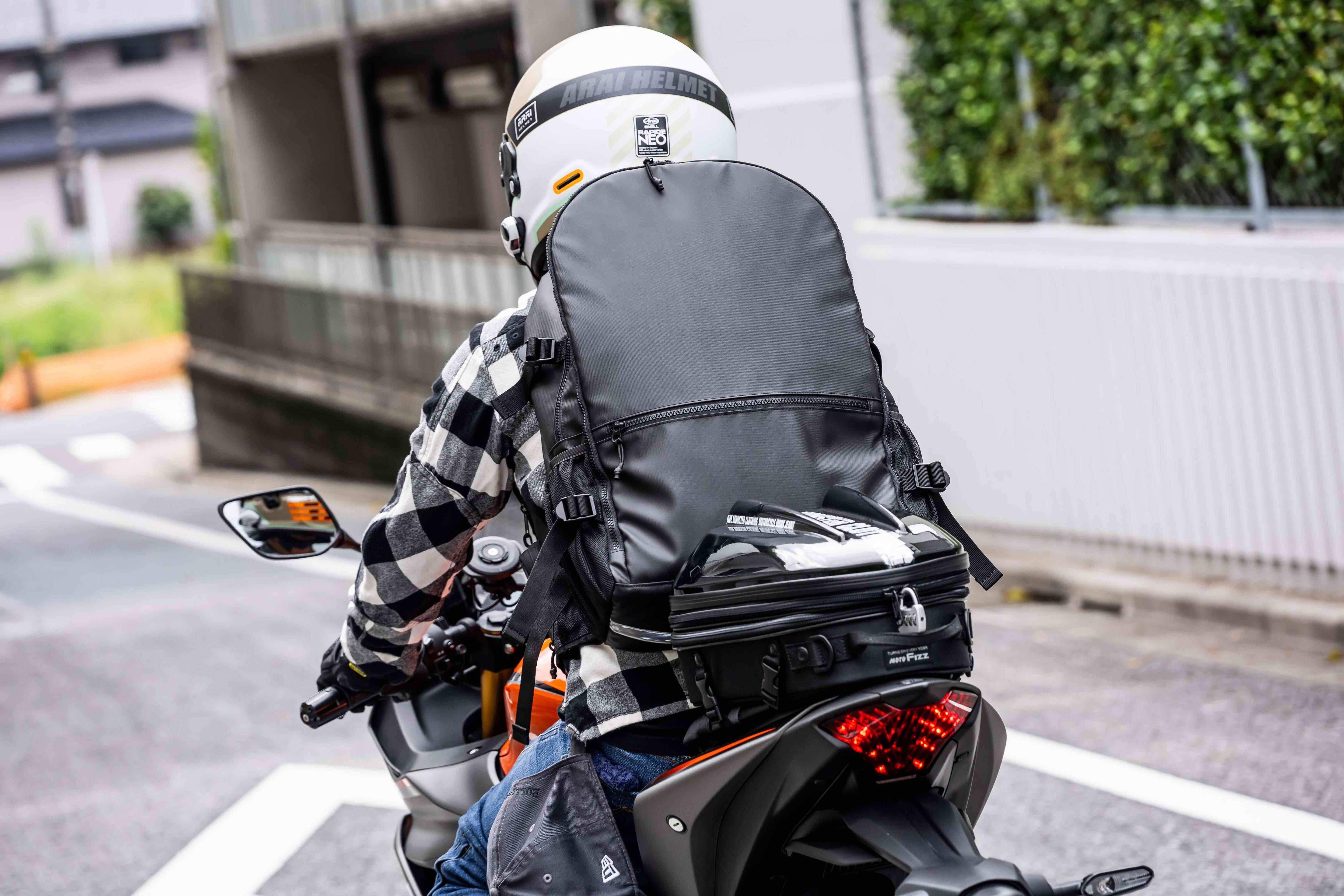 ライダーの収納問題と胸部プロテクター問題を解決した【ライダー専用ベストリュック】
