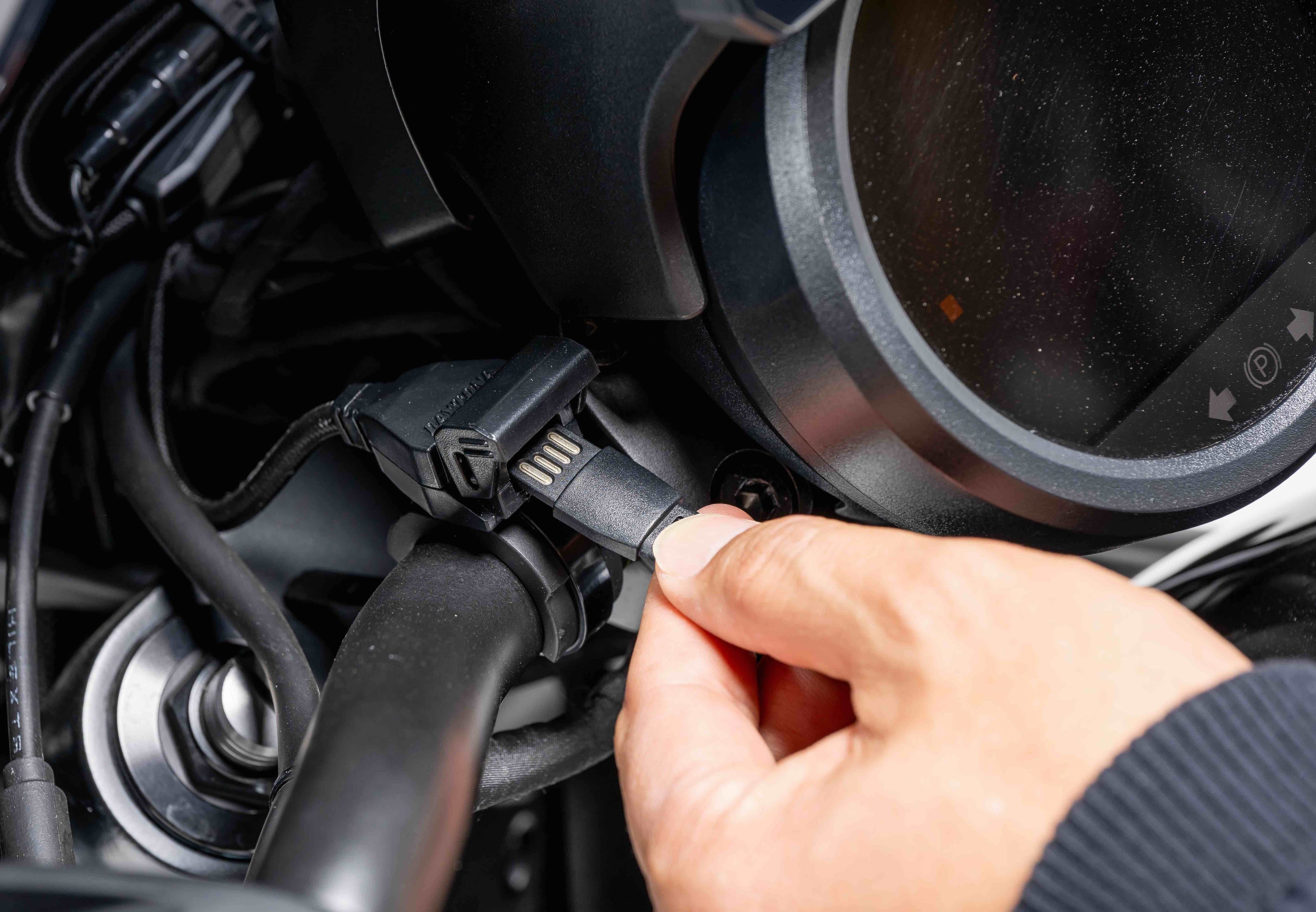（第一期先行予約/10月13日まで）【着るコタツ】が冬のバイクライフを変える！「MAX+60℃」電熱シート搭載 ネオクラッシック防風電熱アウター【電熱MA-1】が遂に完成！